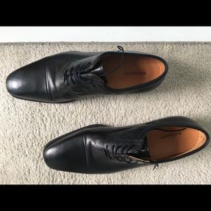 Leather lace-up dress shoes